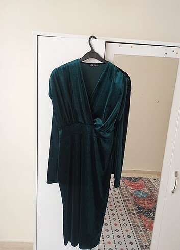 Yeşil kadife elbise 