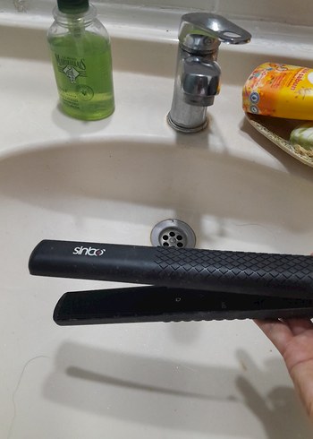 Siyah Saç Düzleştirici - Görsel 2