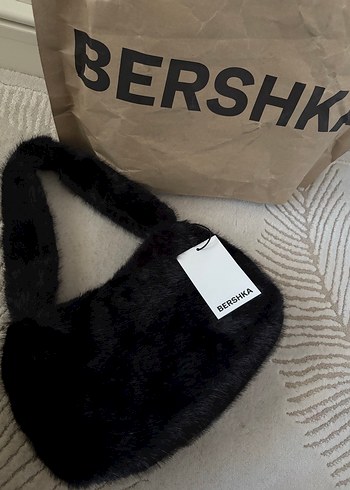 bershka siyah peluş çanta - Görsel 2