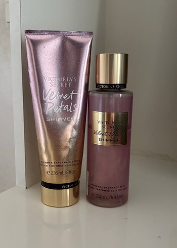 Victoria's Secret Velvet Petals Vücut spreyi ve losyon