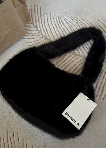 bershka siyah peluş çanta - Görsel 7