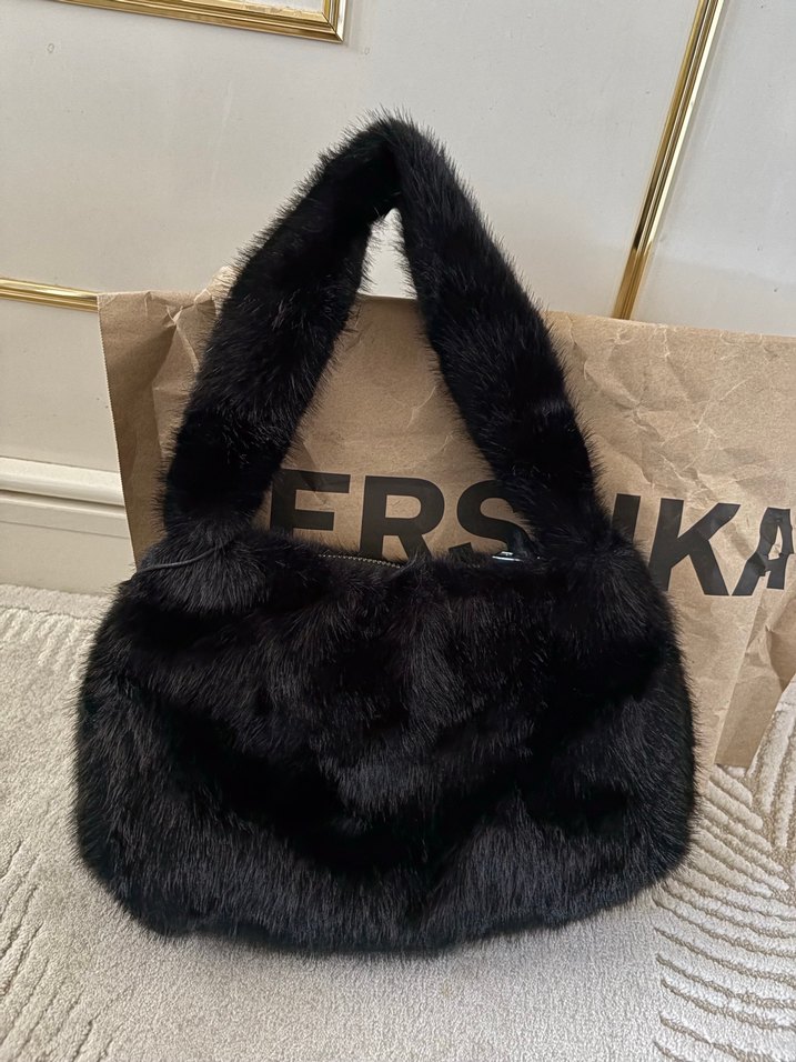 bershka siyah peluş çanta - Görsel 4