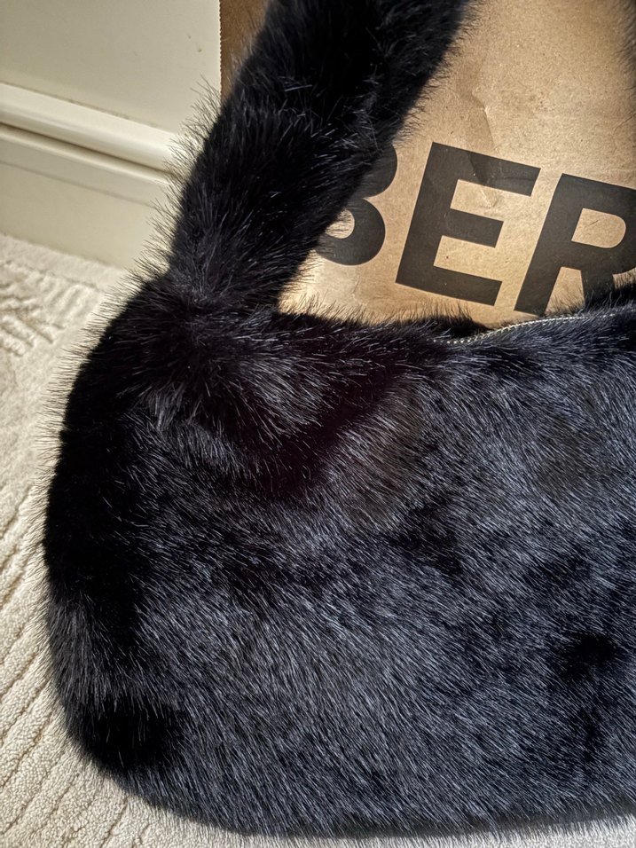 bershka siyah peluş çanta - Görsel 5