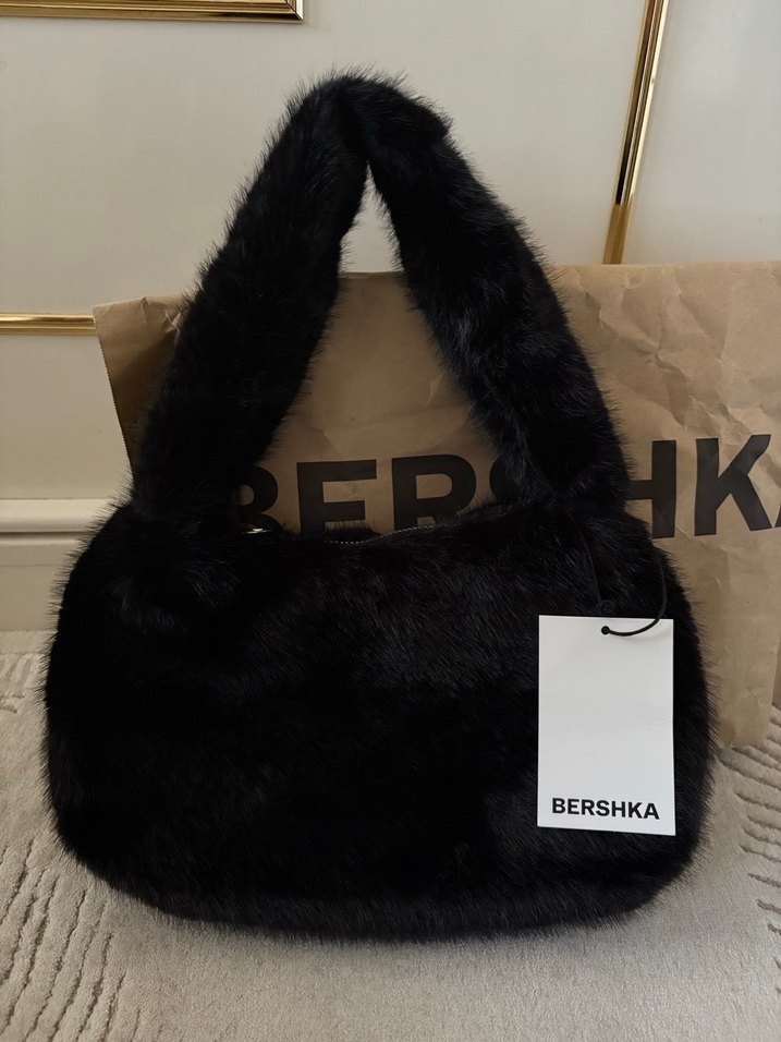 bershka siyah peluş çanta - Görsel 3