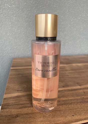 Victoria's Secret Bare Vanilla Vücut Spreyi