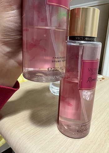 Victoria's Secret romantic vücut spreyi - Görsel 6