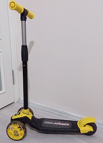 Işıklı scooter 