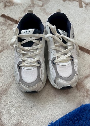 Adidas Beyaz Gri Bağcıklı Kadın Spor Ayakkabı