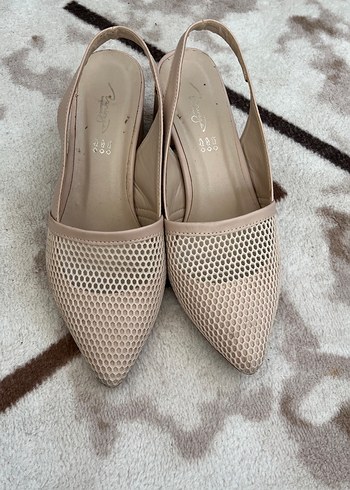 Nine West Bej Stiletto Topuklu Kadın Akşam Ayakkabısı