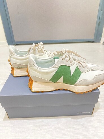 New Balance U327LX erkek 41.5 numara spor ayakkabı