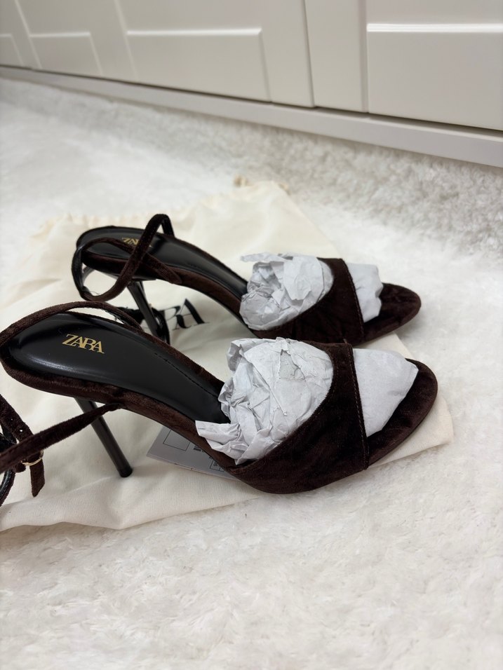 Zara Kahverengi Süet Topuklu Sandalet - Görsel 5