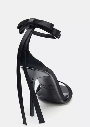 Siyah Tokalı İnce Topuklu Kadın Ayakkabı - Görsel 3