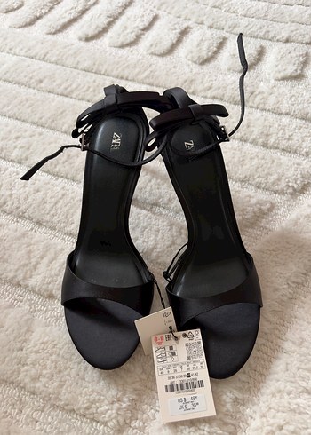 Siyah Tokalı İnce Topuklu Kadın Ayakkabı - Görsel 5