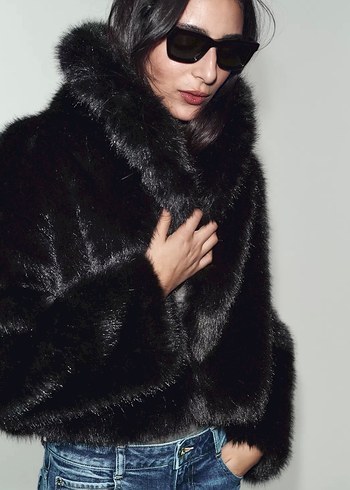 Siyah Kürklü Crop Ceket - Görsel 3