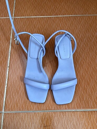 BERSHKA Topuklu Sandalet