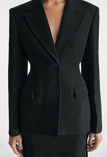 Zara Bele Oturan Blazer Ceket