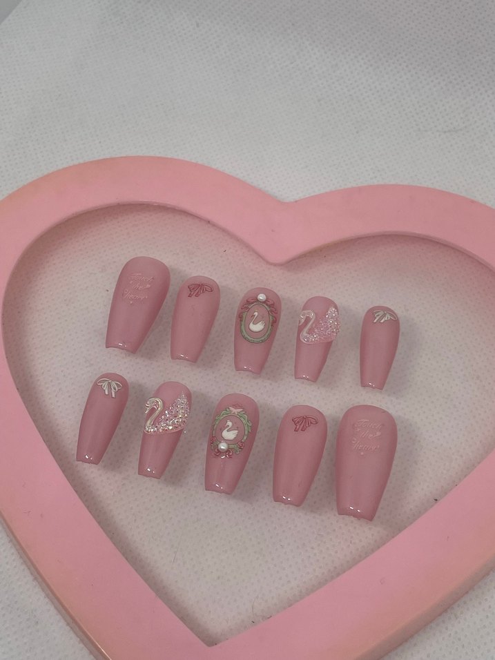 Pastel Pembe Kuğu Takma Tırnak - Görsel 2