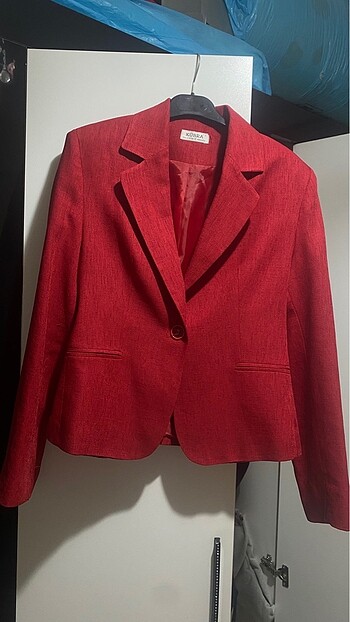 Kırmızı Blazer Çeker