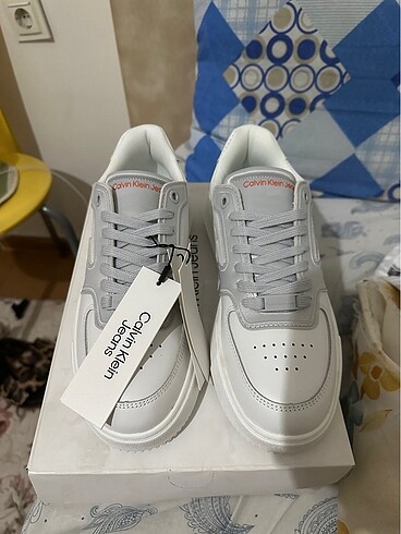 37 Beden beyaz Renk Calvin Klein Ayakkabi