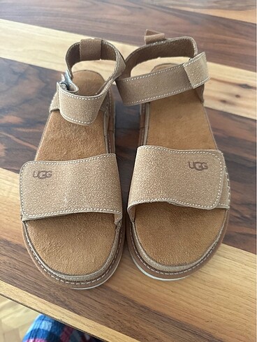 Ugg Sandalet