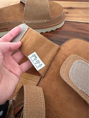 36 Beden Ugg Sandalet