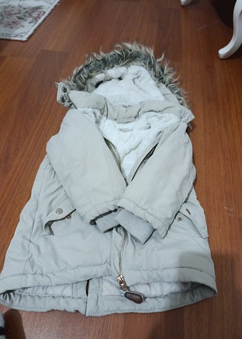 2 3 yaş Bej kız Çocuk Kürklü Kapüşonlu Mont - Görsel 3