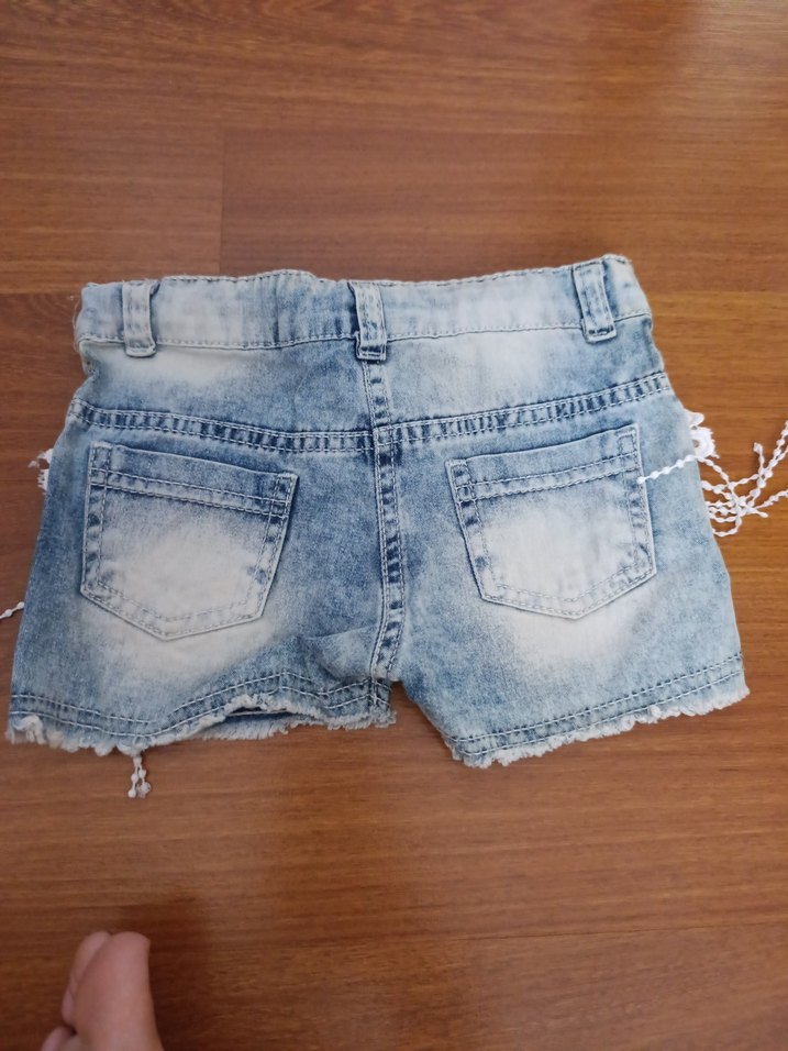 Beyaz Dantel Detaylı Kız Kot Şort - Görsel 2