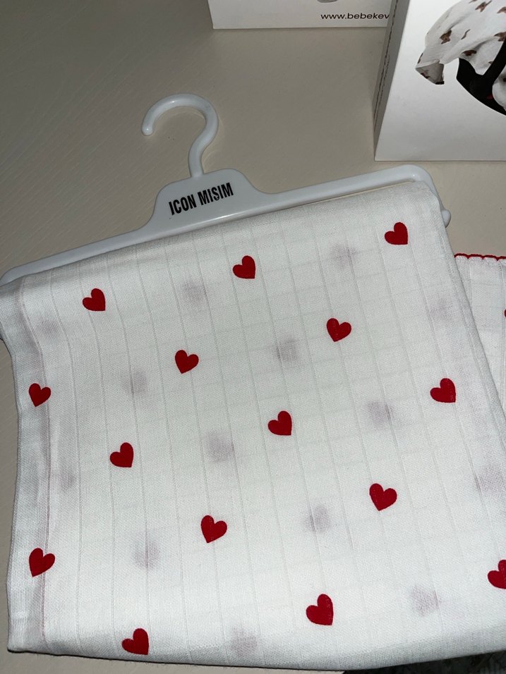 Beyaz Kalp Desenli bebek battaniyesi - Görsel 3
