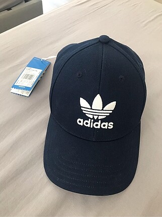 Adidas şapka