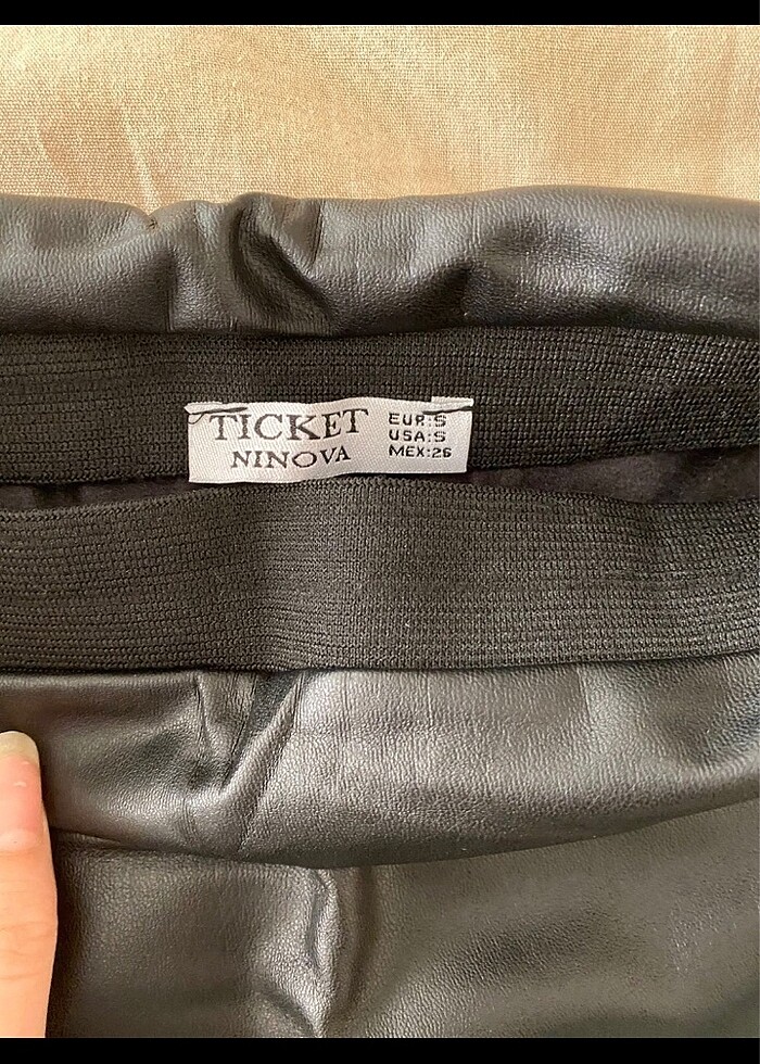 Bershka L beden deri pantolon be etek - Görsel 4