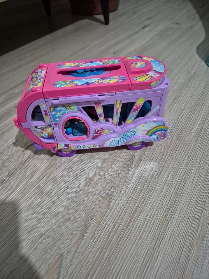 HATCHİMALS DÖNÜŞEBİLEN RAİNBOW KARAVANI - Görsel 4