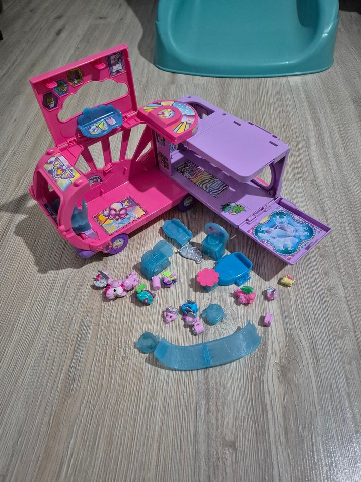 HATCHİMALS DÖNÜŞEBİLEN RAİNBOW KARAVANI - Görsel 2