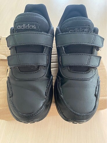 32 Beden Orijinal adidas erkek çocuk