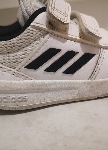 22 Beden beyaz Renk Adidas spor ayakkabı