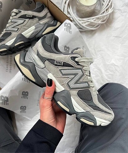 New Balance New b.9060