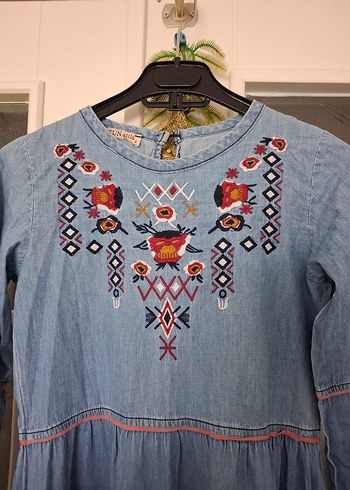 Nakışlı Boncuk Detaylı Mavi Uzun Kot Elbise - Görsel 4