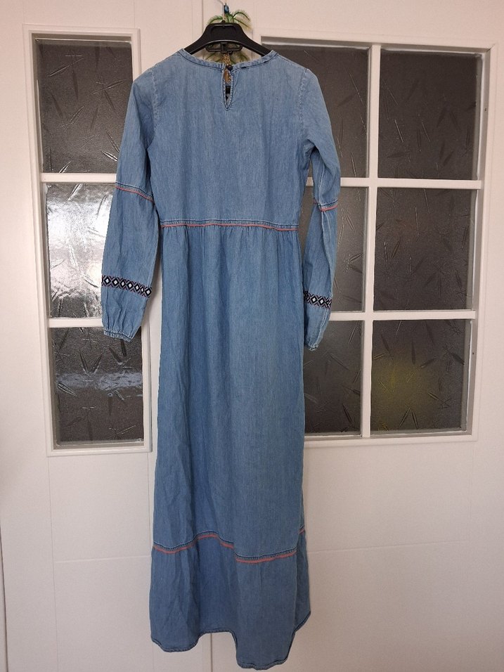 Nakışlı Boncuk Detaylı Mavi Uzun Kot Elbise - Görsel 2