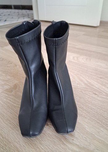 Siyah Deri Blok Topuklu Goth Kadın Bot - Görsel 2