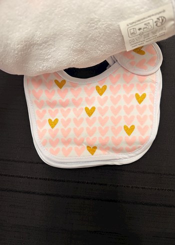 Beyaz Pastel Desenli Bebek Önlüğü - Görsel 2