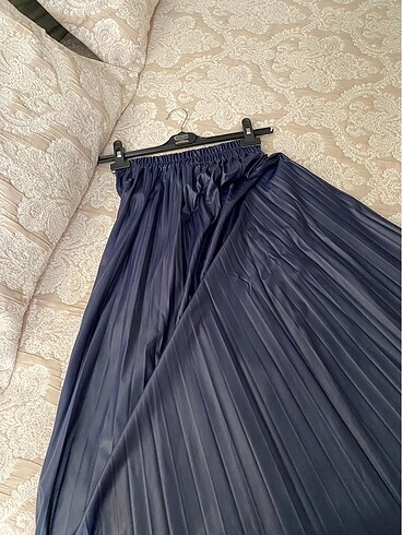 Kadriye baştürk deri görünümlü pilise etek - Görsel 2