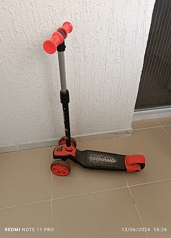 Cool wheels ışıklı frenli scooter 