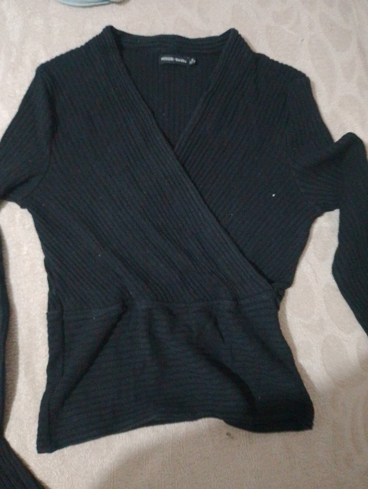 Siyah V Yaka Triko Kadın Kazak - Görsel 2