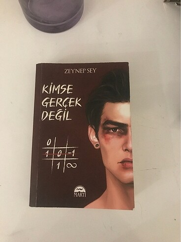Kimse gerçek değil cep kitap