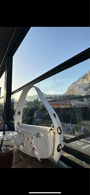 Manch beyaz çanta