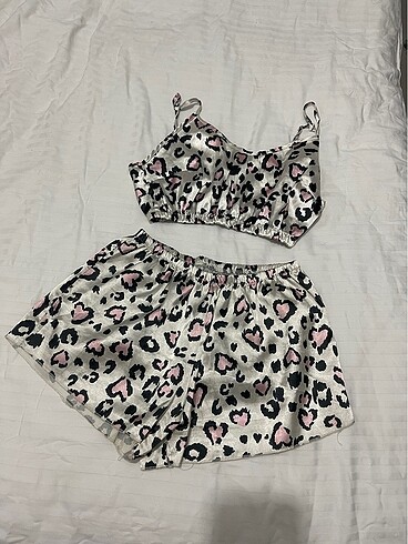 Saten Leopar pijama takımı