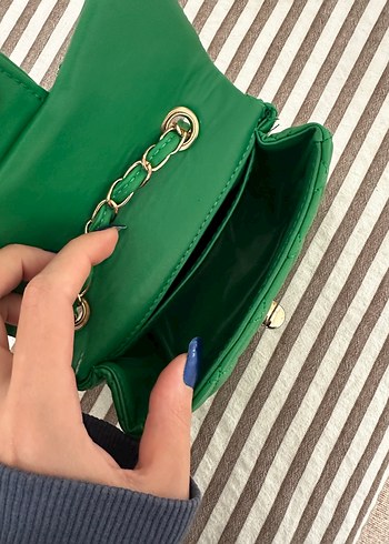 Zincir Detaylı Yeşil Deri Kadın Çanta - Görsel 2