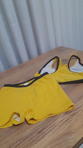 11-12 Yaş Beden sarı Renk Şortlu bikini takimi