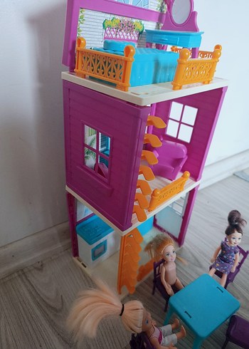 Beden Renkli Pembe Oyuncak Bebek Evi
