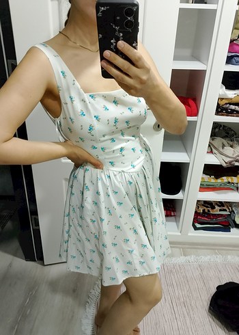Pamuklu Beyaz Mini Çiçekli Elbise