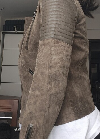 KADİFE KOLLARI DERİLİ CEKET